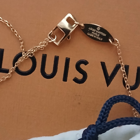 Louis Vuitton Cherry Blossom Lariat Necklace - Picture 4 of 4